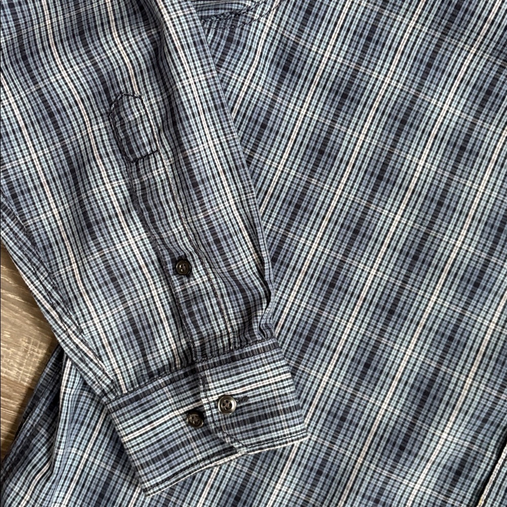 Axist Men's Blue Checkered Button Down Shirt - Picture 2 of 4